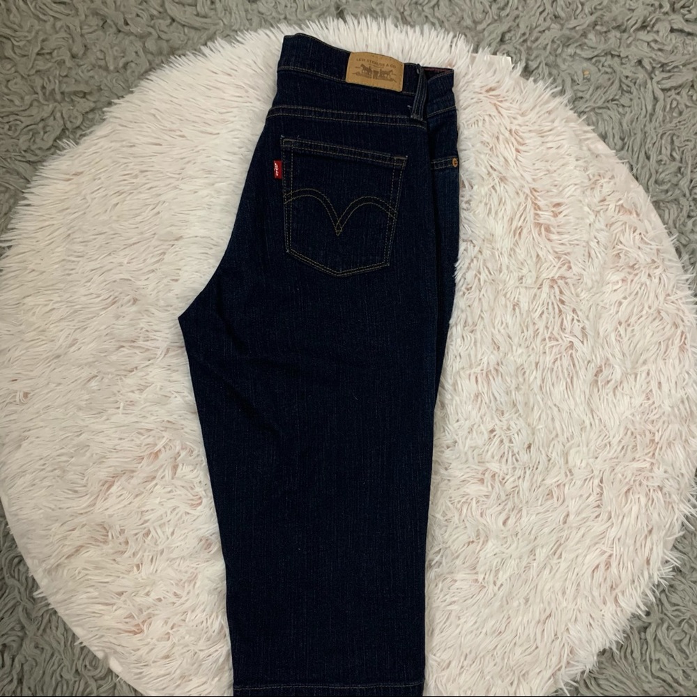 Levis Capri Pants